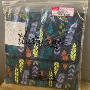 31 get creative case in falling feathers